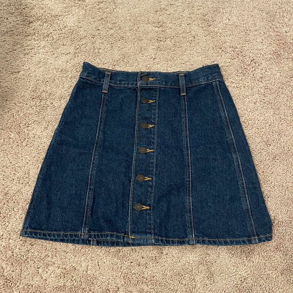 Levi’s Denim Button-Front Skirt